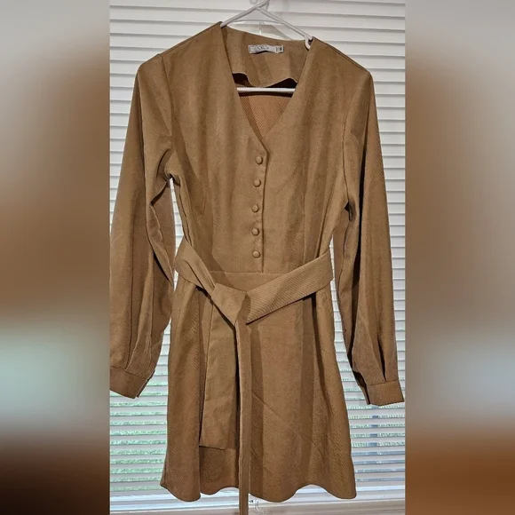 She's Tan Button-Front Dress Size 46 - Picture 3 of 4